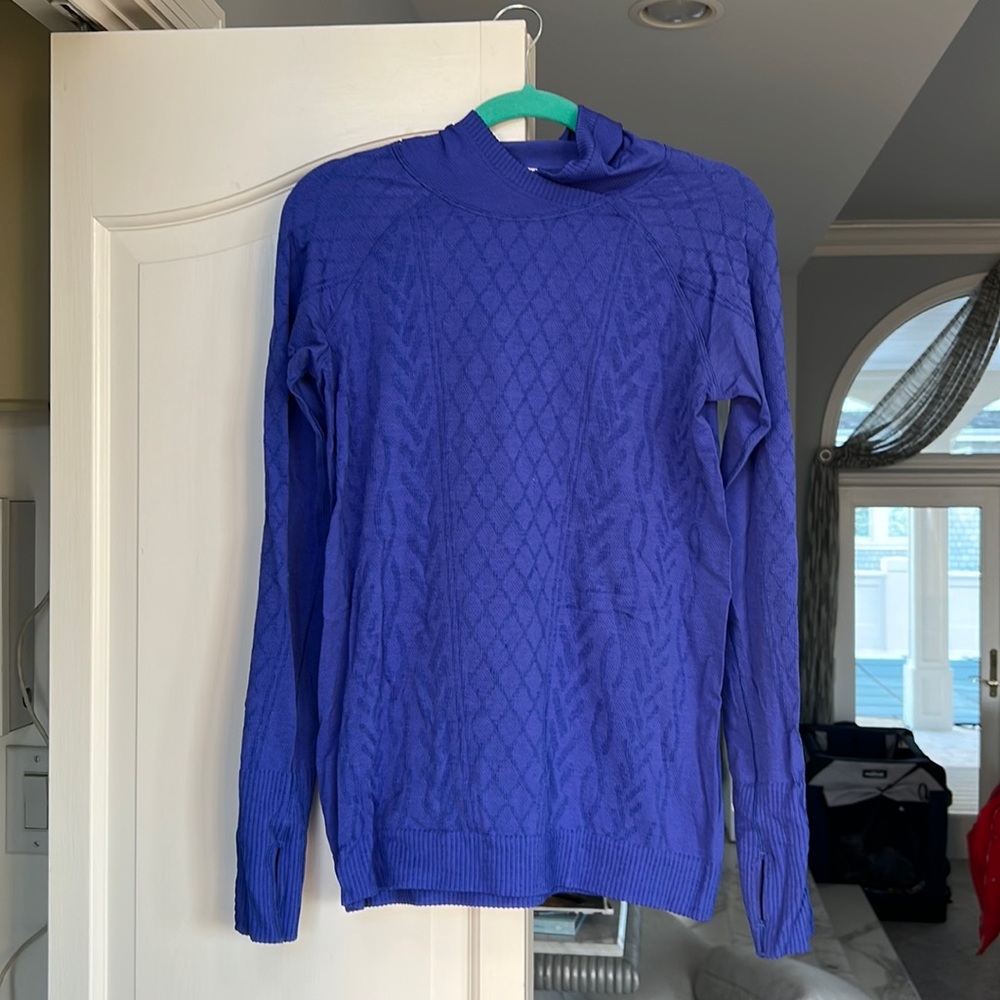 Lululemon long sleeve with hood